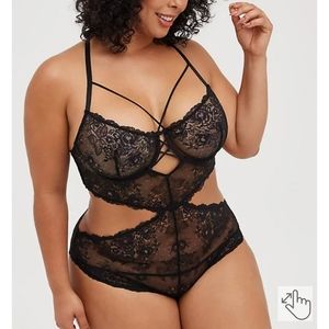 NWOT Torrid Black Lace Bodysuit. Underwire, Size 5.